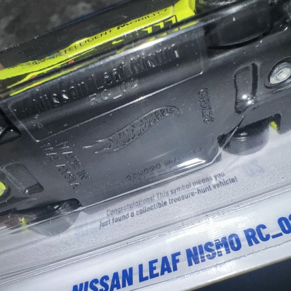 HOT WHEELS CASE J 2025  NISSAN LEAF NISMO RC02 REGULAR TREASURE HUNT RTH - Picture 3 of 4